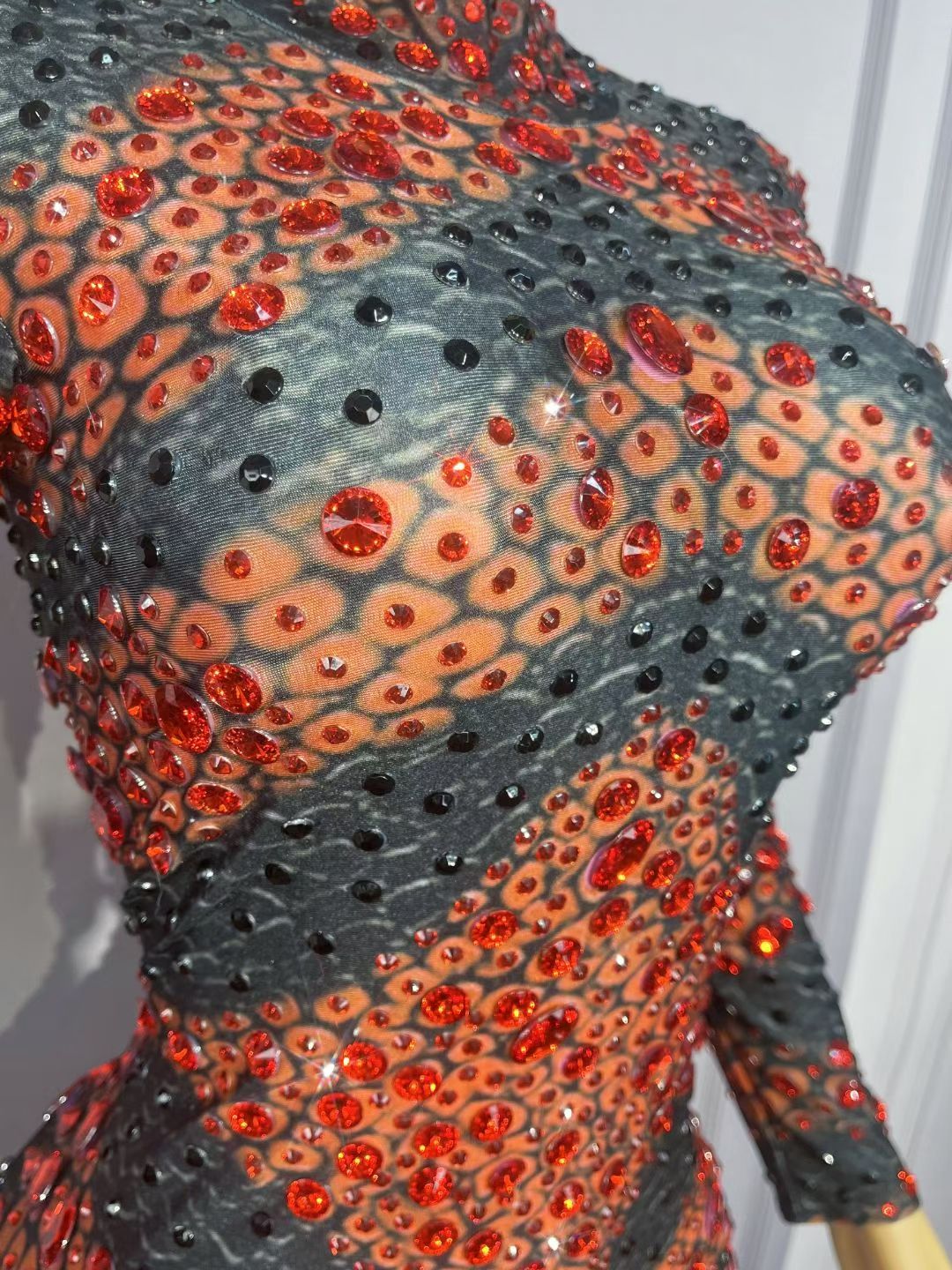 CELESINYI Hongposhe Crystal Geometric Catsuit