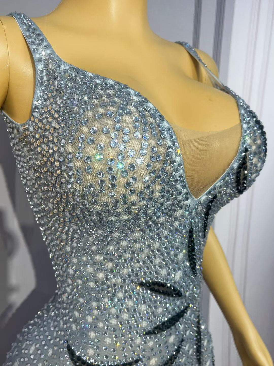 CELESINYI Daoxiaomian Crystal Leaf Print Bodycon Gown