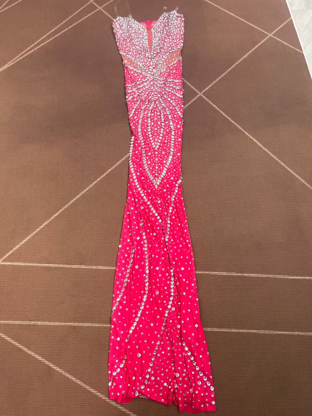 CELESINYI Shuiwang Crystal Fishnet Gown (Rose Red)