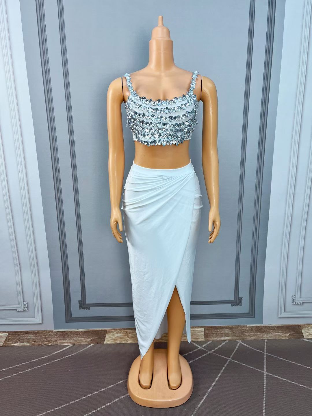 CELESINYI Beixin Crystal White Vest Gown Set