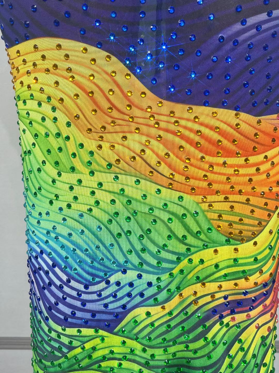 CELESINYI Caisixian Crystal Rainbow Wave Gown