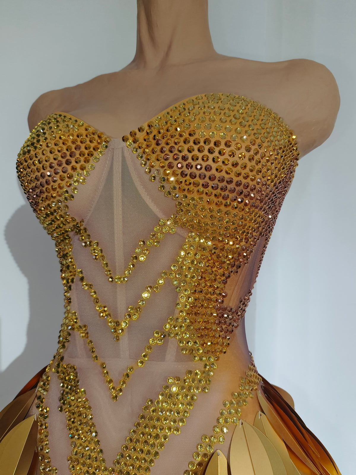 CELESINYI Yuanbao Crystal Gold Leaf Mermaid Gown
