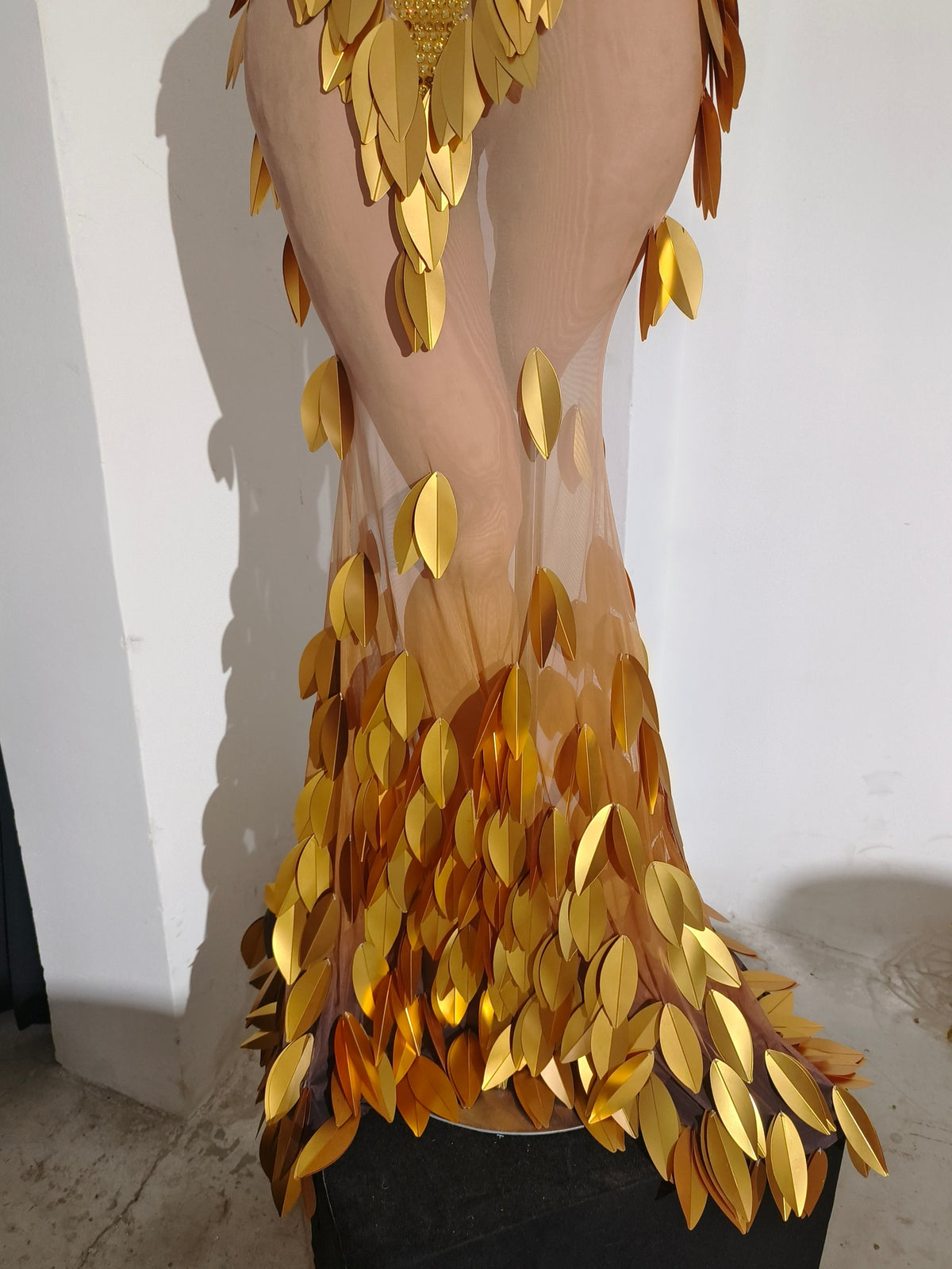 CELESINYI Yuanbao Crystal Gold Leaf Mermaid Gown