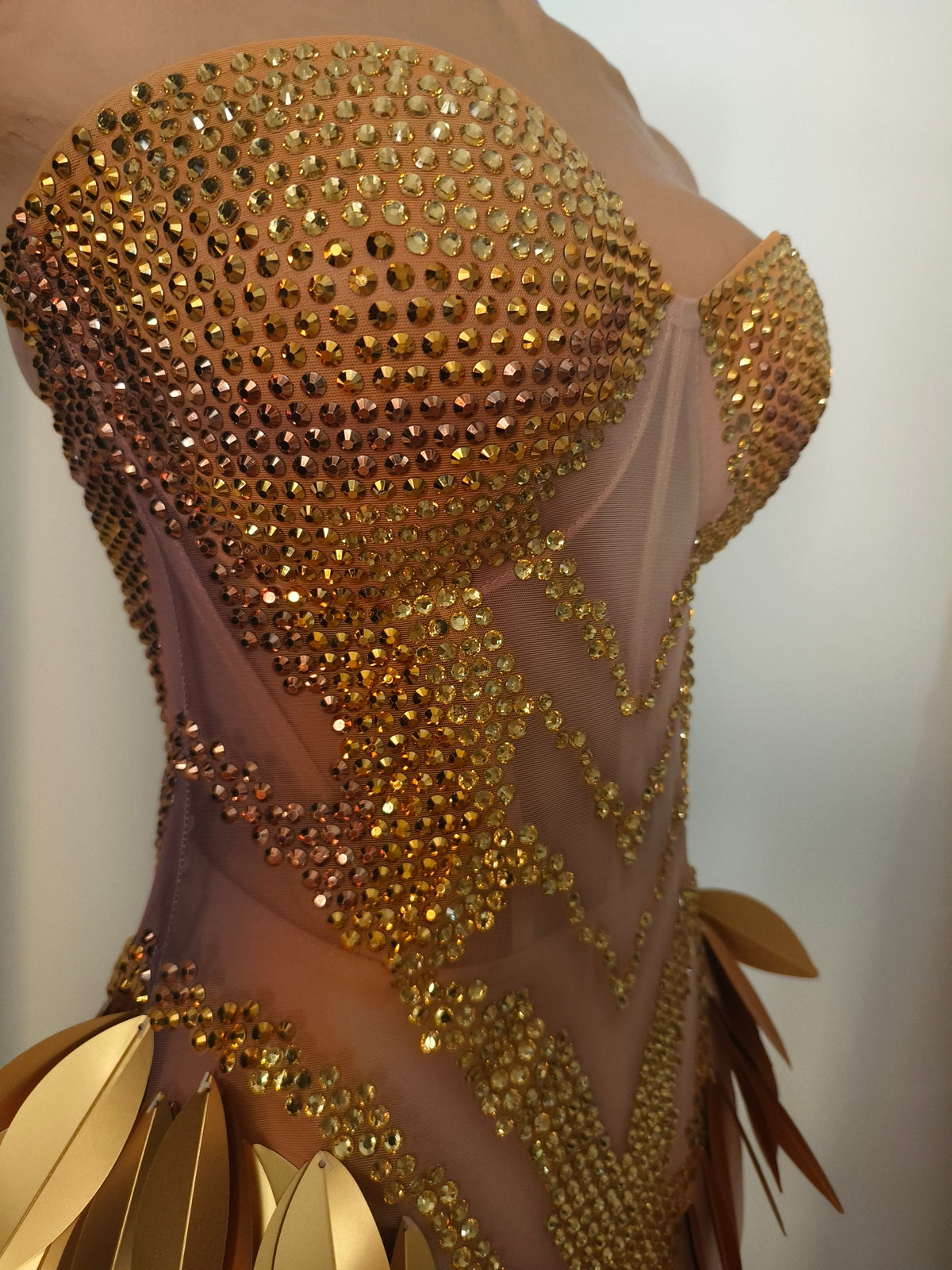 CELESINYI Yuanbao Crystal Gold Leaf Mermaid Gown