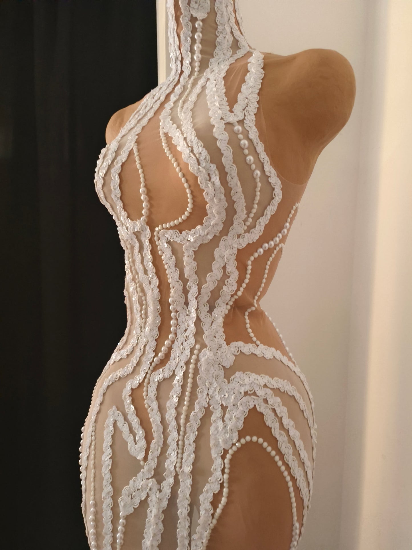 CELESINYI Baizhi Crystal White Pearl Lace Gown