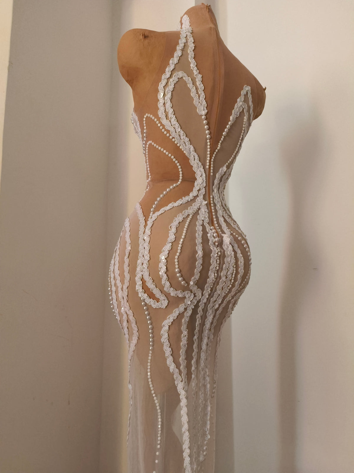 CELESINYI Baizhi Crystal White Pearl Lace Gown