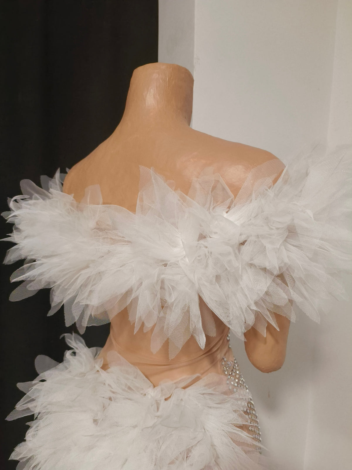 CELESINYI Shuimian Crystal White Off Shoulder Mini Dress
