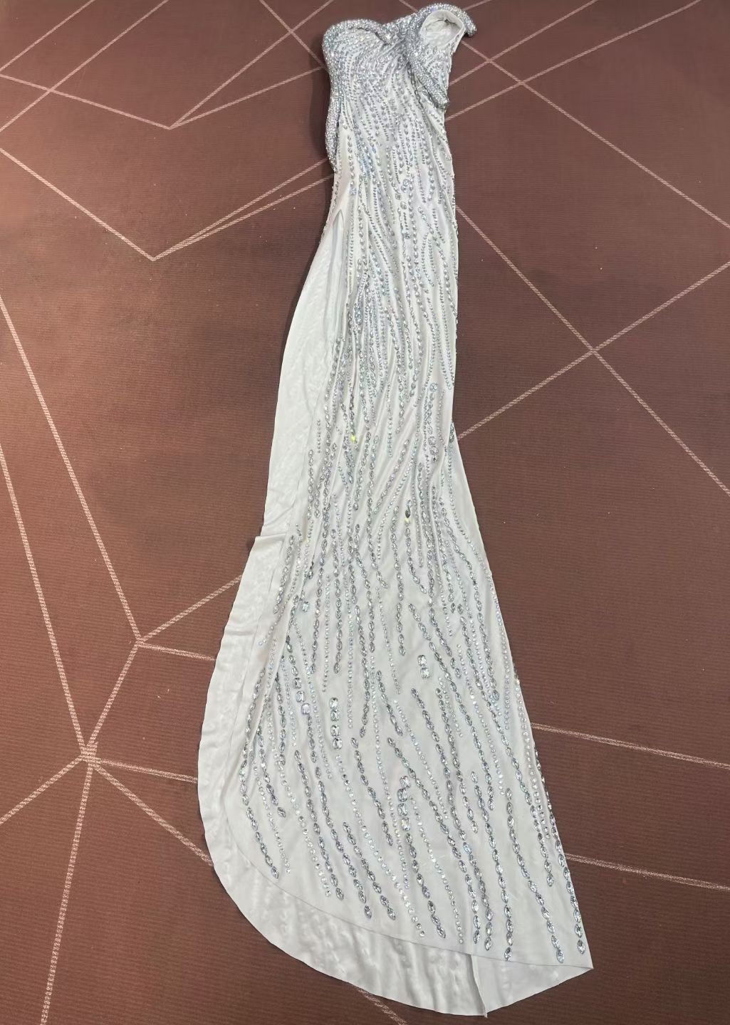 CELESINYI Siluo Crystal Waterfall Slit Gown
