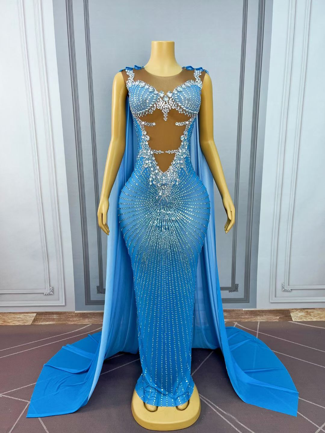 CELESINYI Chijin Crystal Cape Mermaid Gown