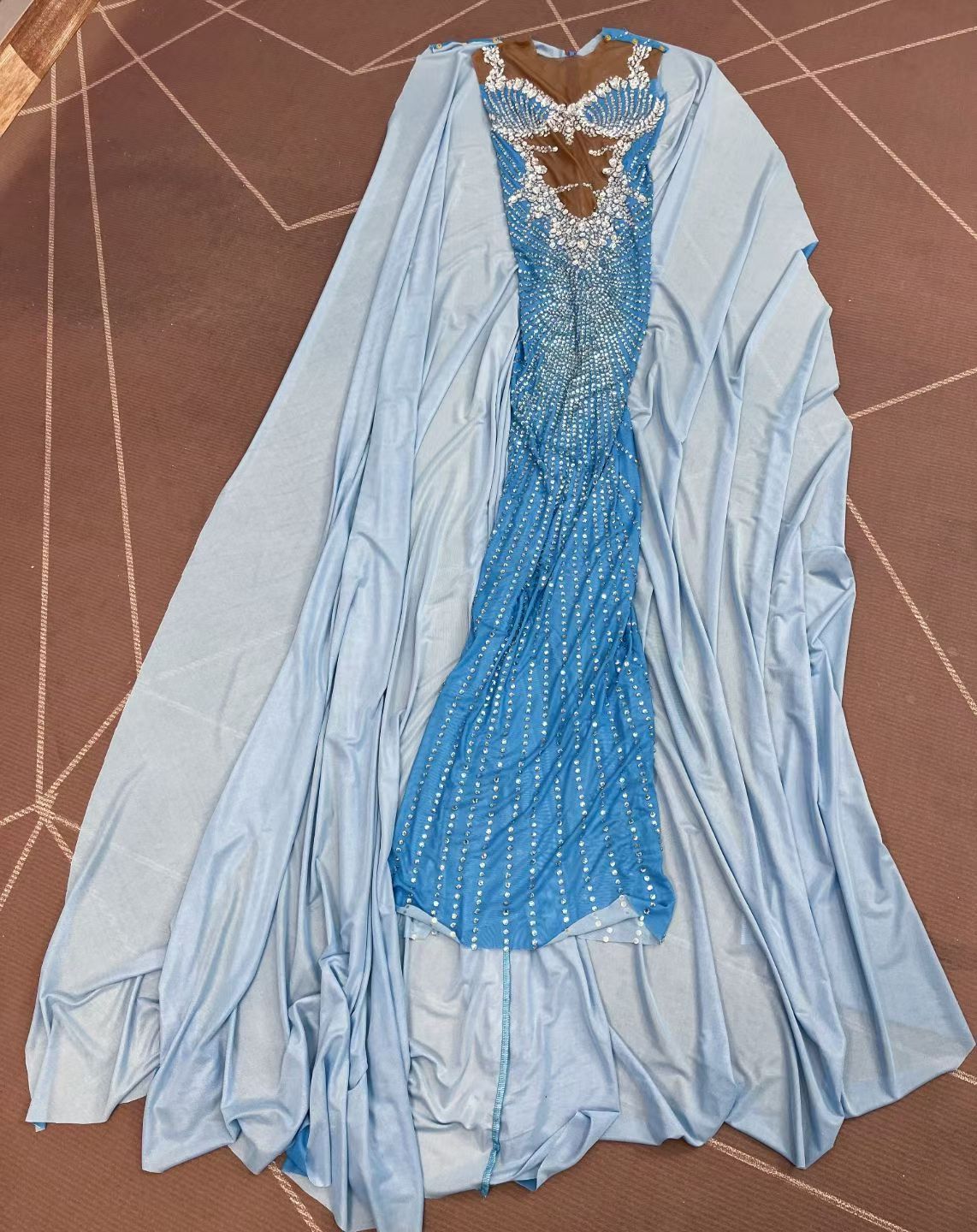CELESINYI Chijin Crystal Cape Mermaid Gown