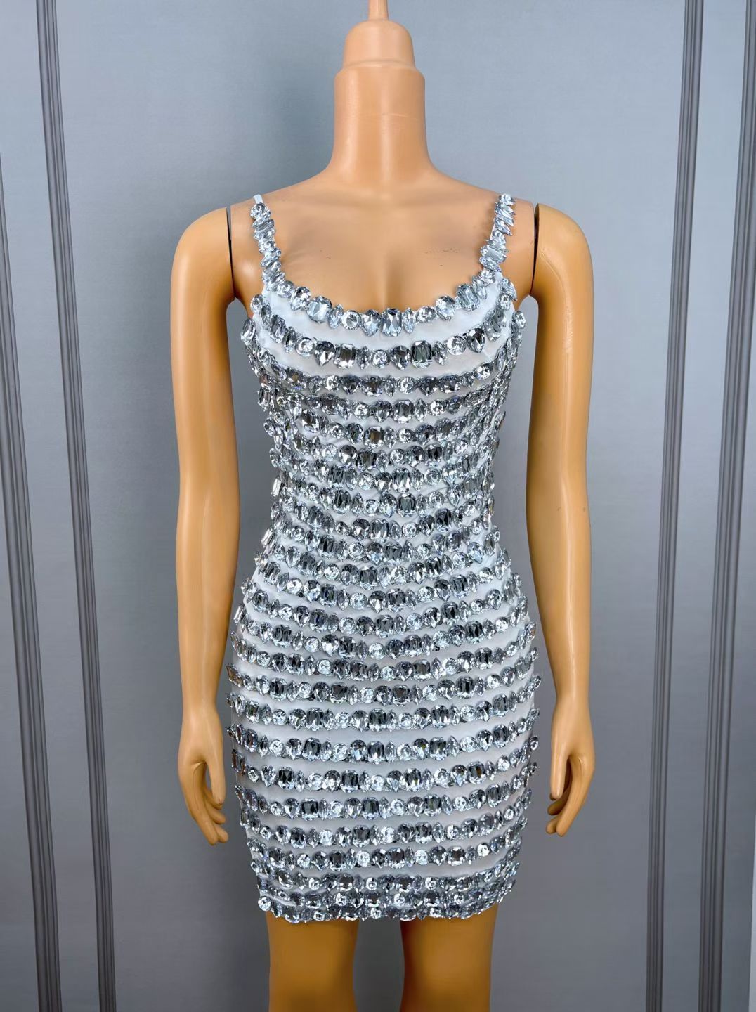 CELESINYI Beixin Crystal Scoop Tank Gown