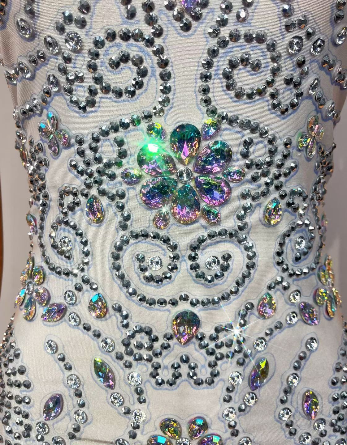 CELESINYI Baihuatuan Crystal White Rococo Mini Dress