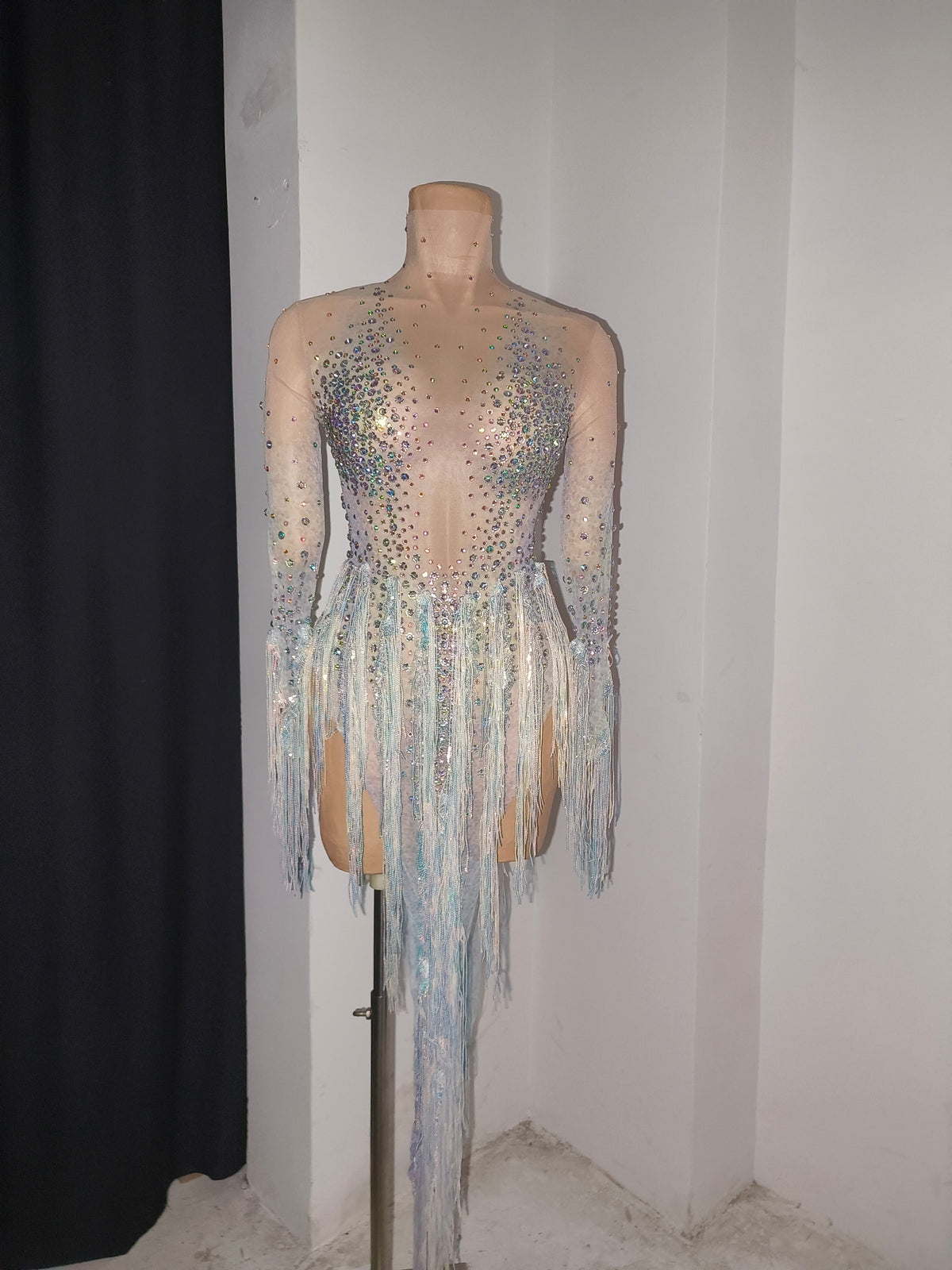 CELESINYI Mihuan Crystal Iridescent Fringe Bodysuit