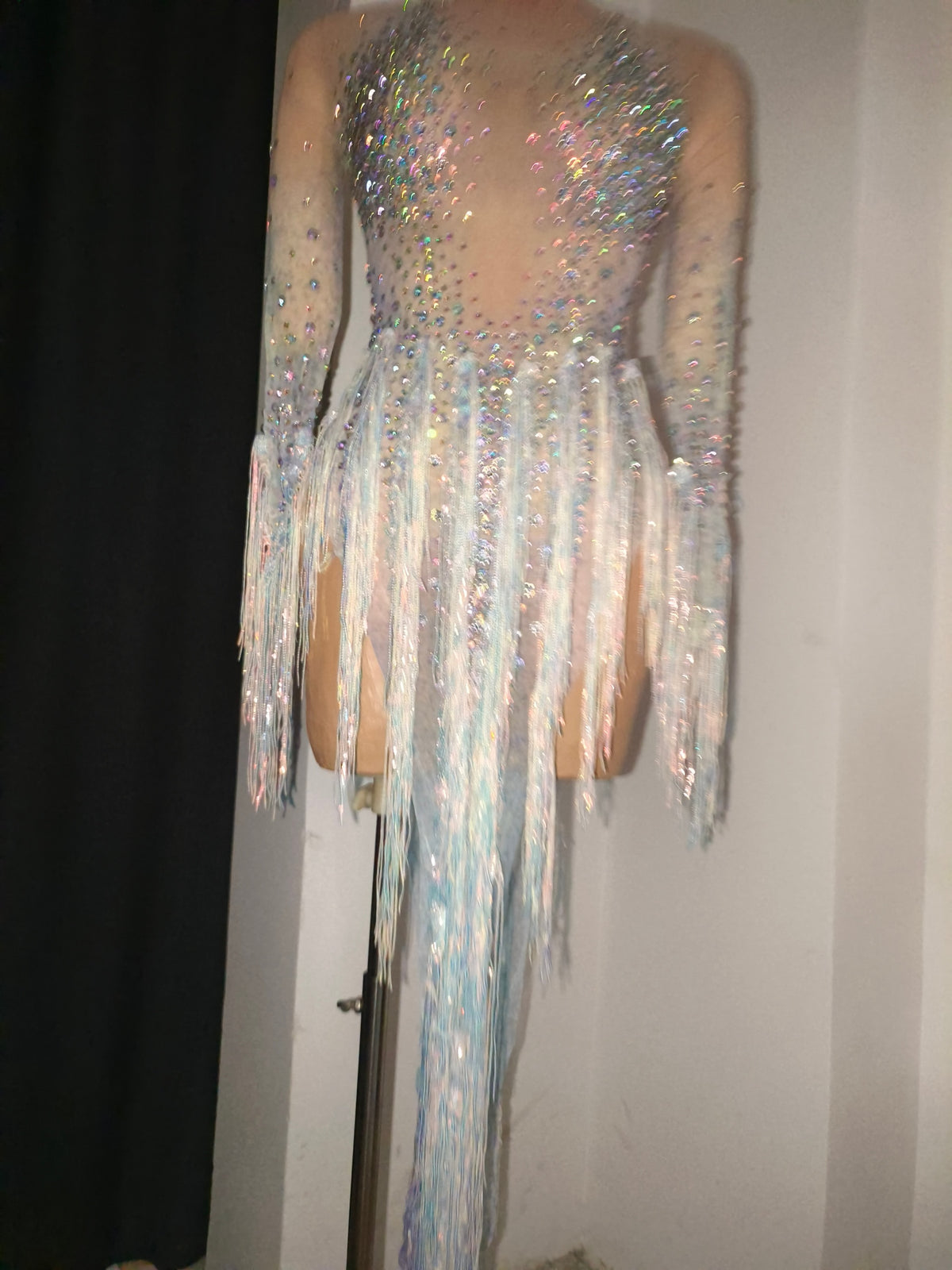 CELESINYI Mihuan Crystal Iridescent Fringe Bodysuit