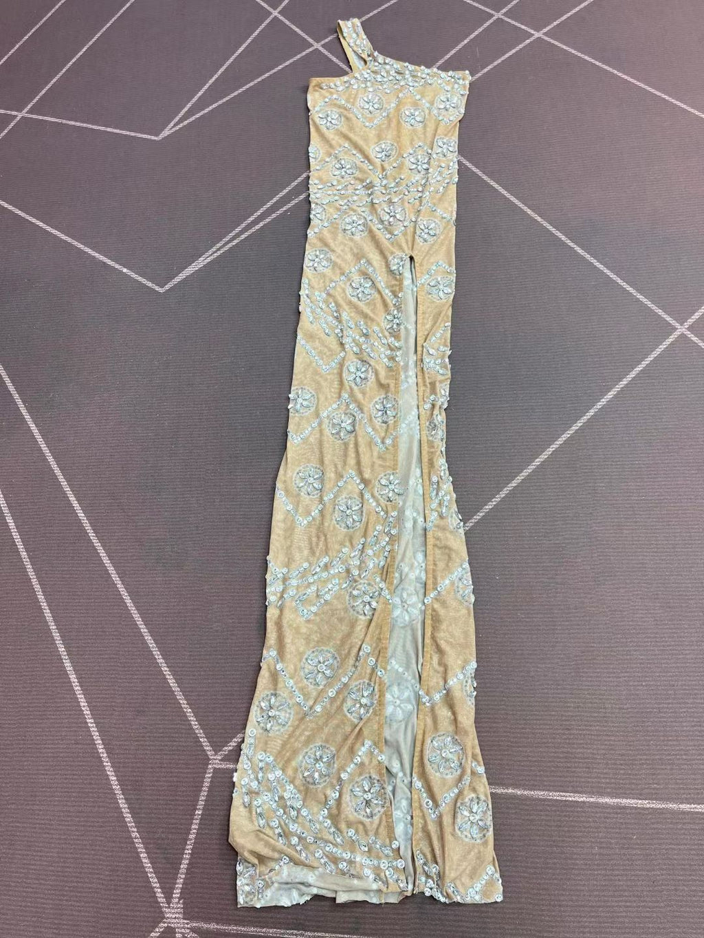 CELESINYI Liulunhua Crystal Flower One-Shoulder Gown