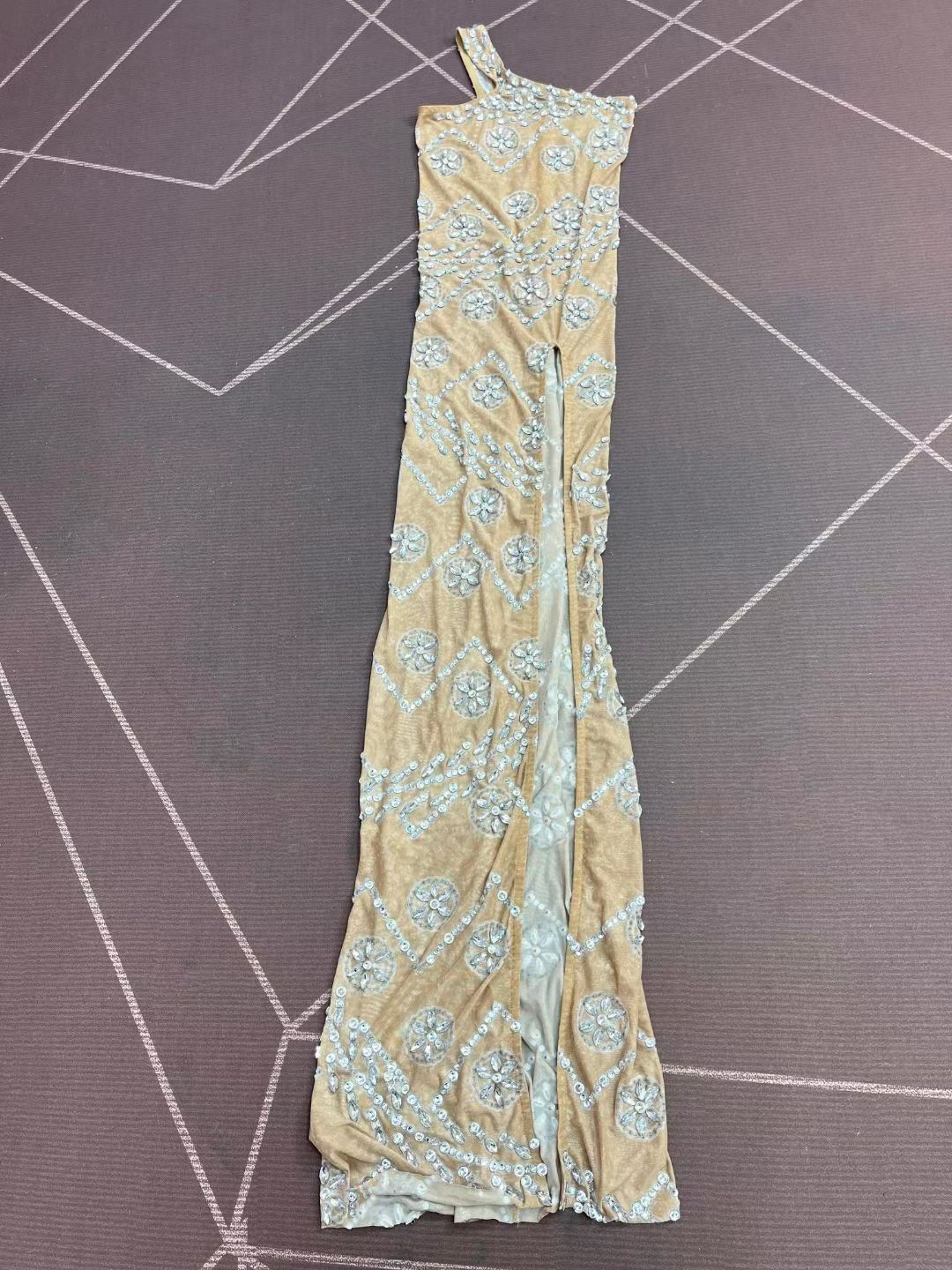 CELESINYI Liulunhua Crystal Flower One-Shoulder Gown