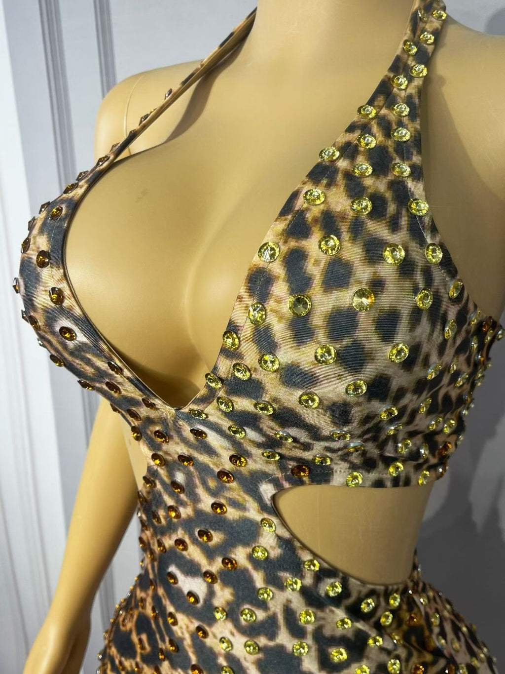 CELESINYI Weibobao Crystal Leopard Halter Mini Dress