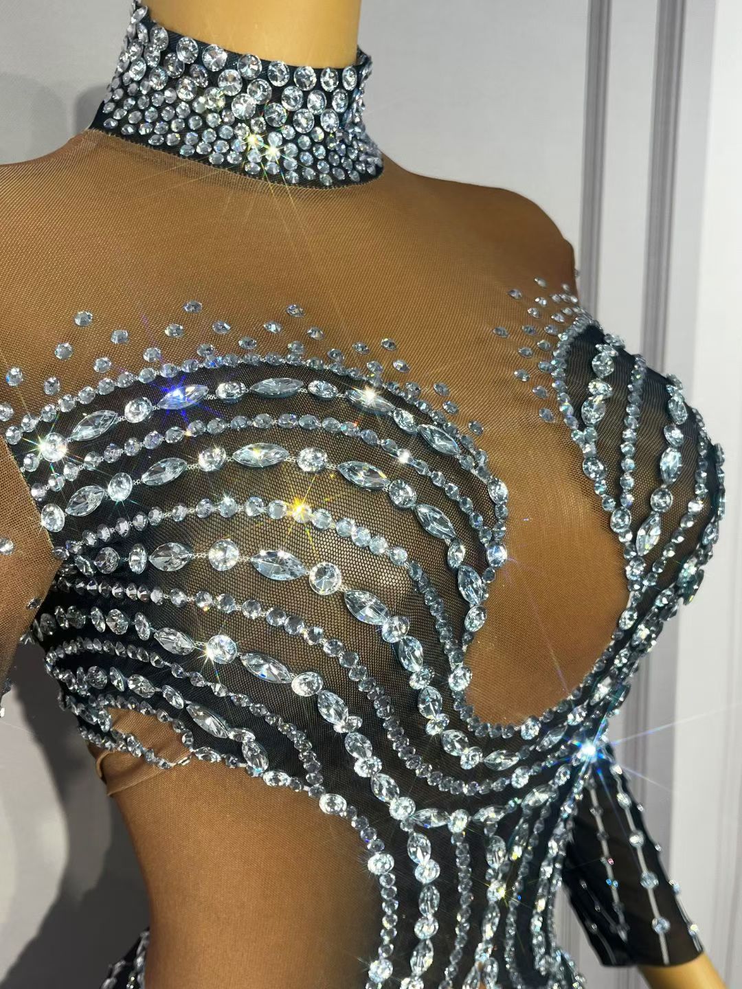 CELESINYI Kaochuan Crystal Pearl Strand Gown