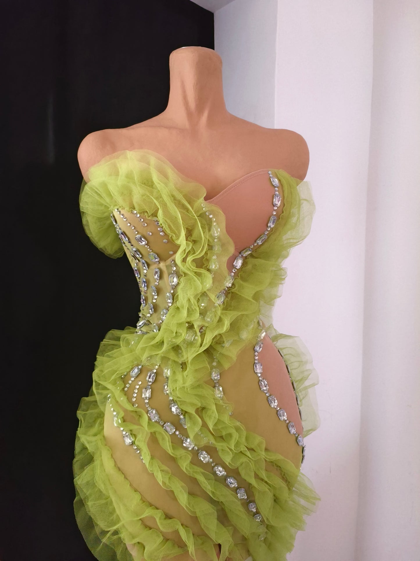 CELESINYI Shuizao Crystal Lime Ruffle Mini Dress
