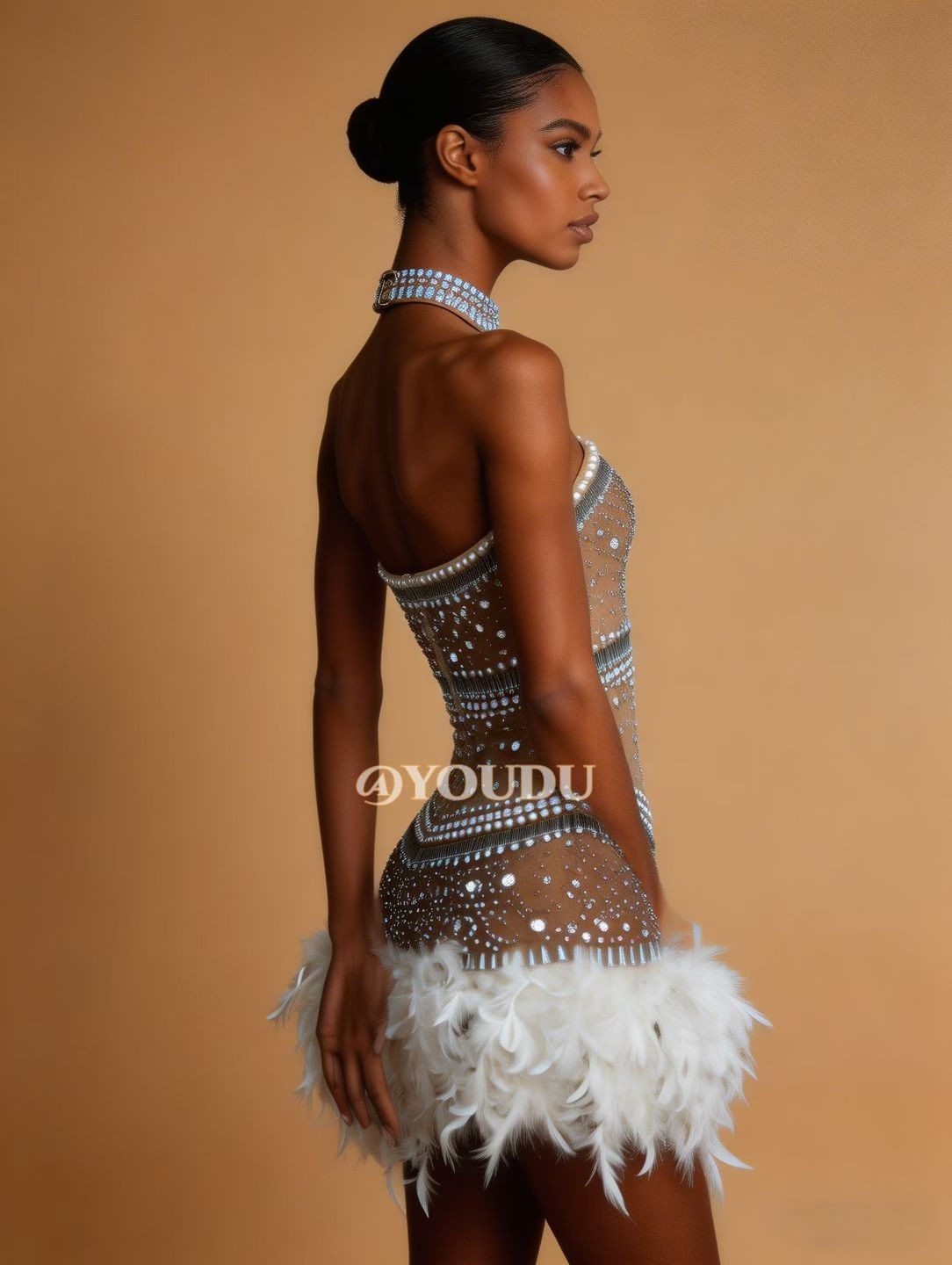 CELESINYI Baimaoxian Crystal White Feather Mini Dress
