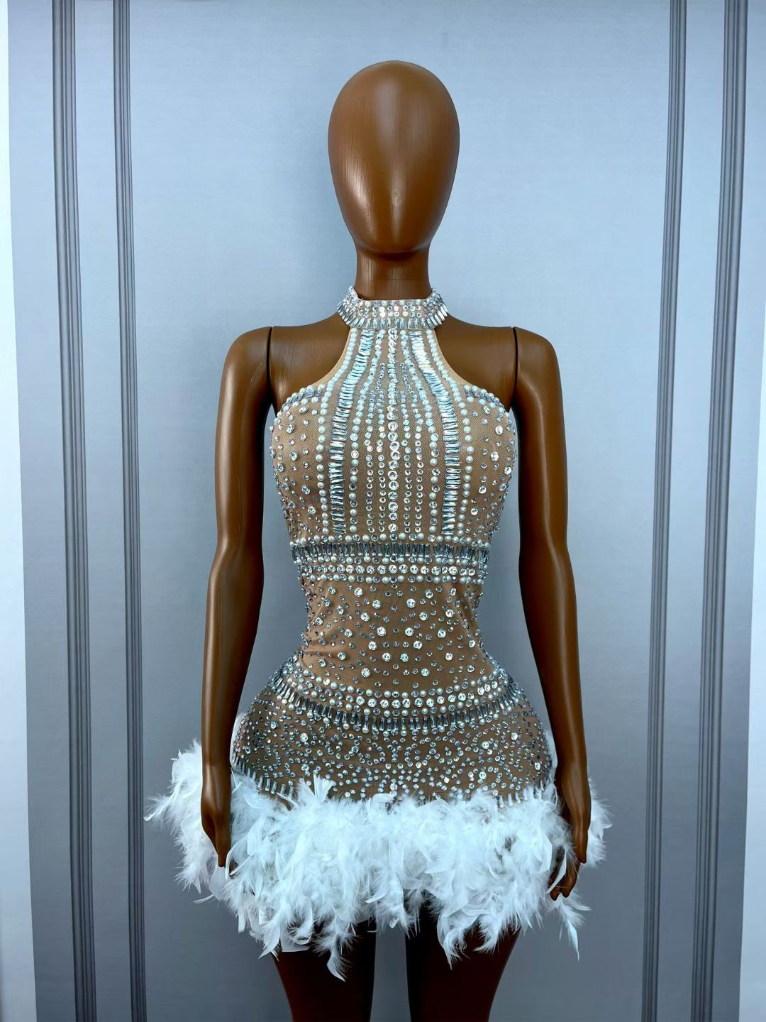 CELESINYI Baimaoxian Crystal White Feather Mini Dress