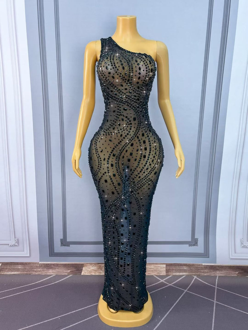 CELESINYI Moyuzai Crystal Black One-Shoulder Gown
