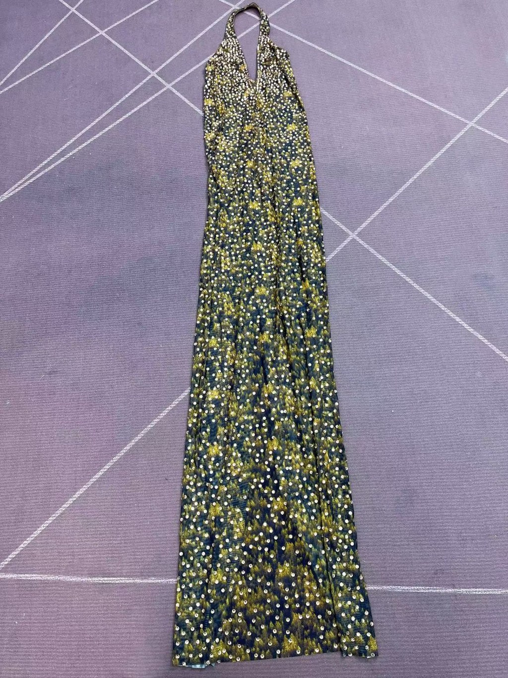 CELESINYI Baihualin Crystal Amber Halter Gown