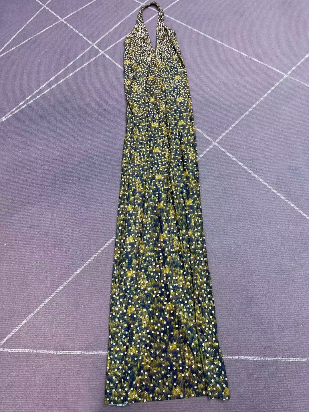 CELESINYI Baihualin Crystal Amber Halter Gown