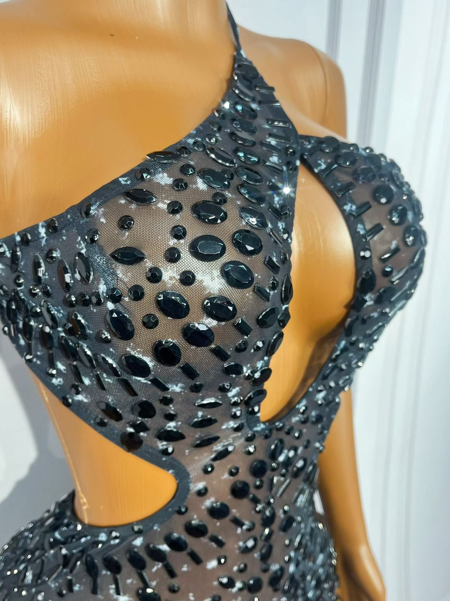CELESINYI Gaolufen Crystal Black Gown