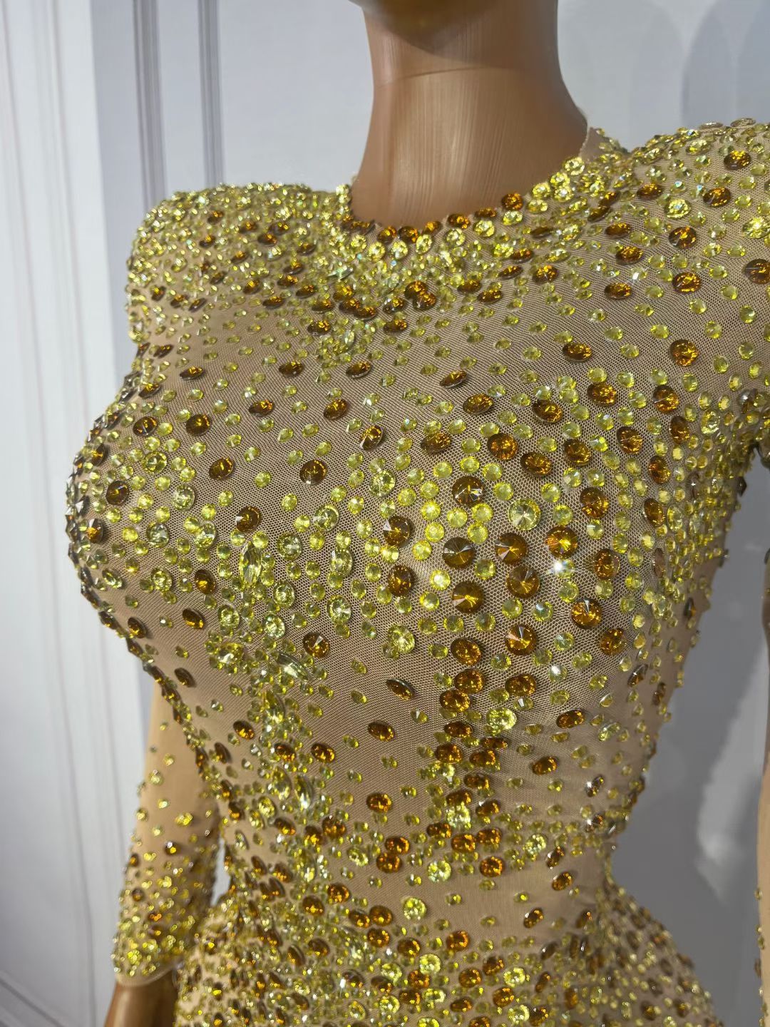 CELESINYI Kafeidou Crystal Gold Long Sleeve Gown