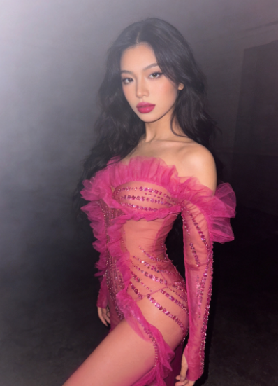 CELESINYI Huahun Crystal Fuchsia Ruffle Catsuit