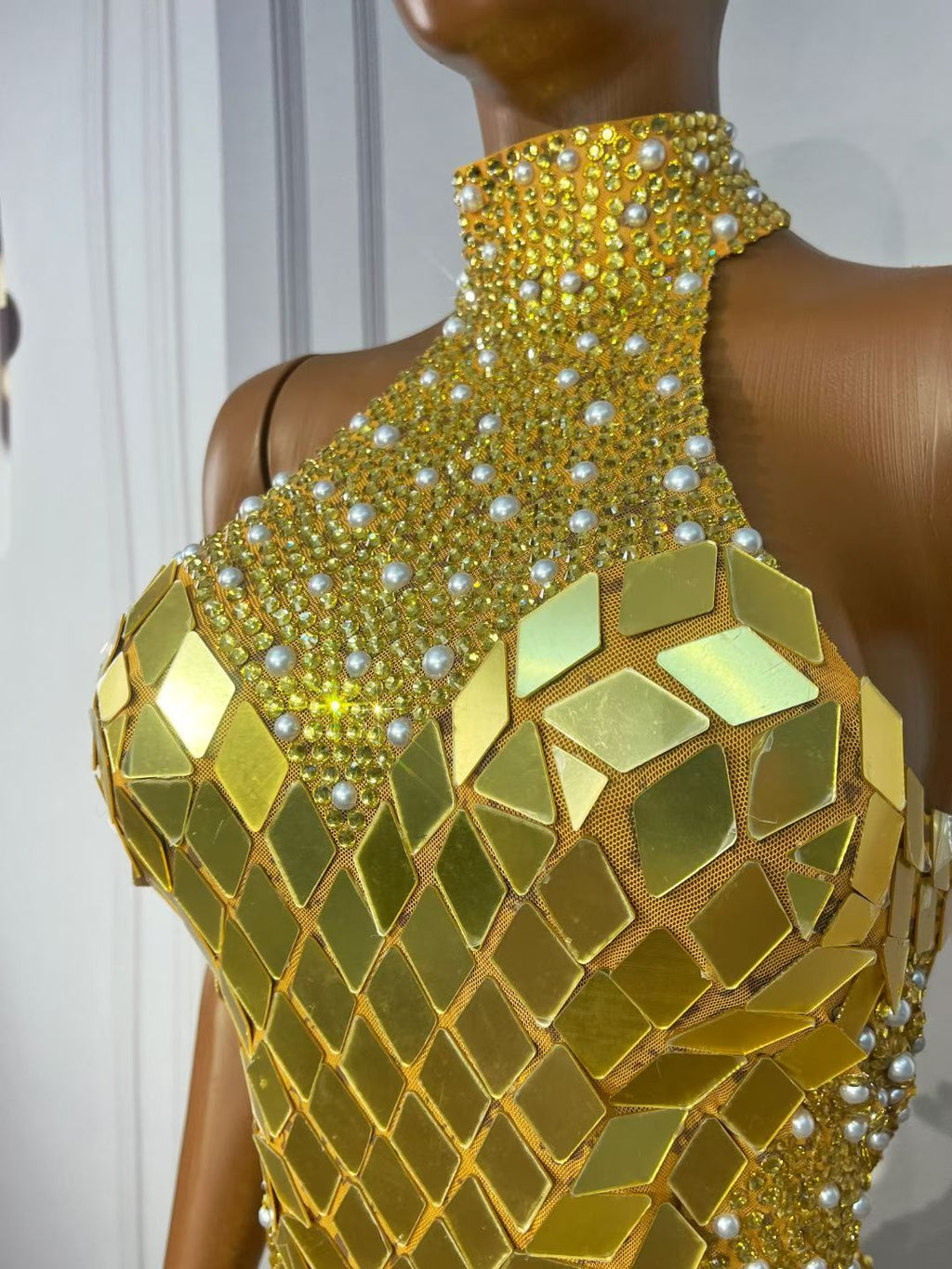 CELESINYI Jinpipa Crystal Gold Mirror Mini Dress