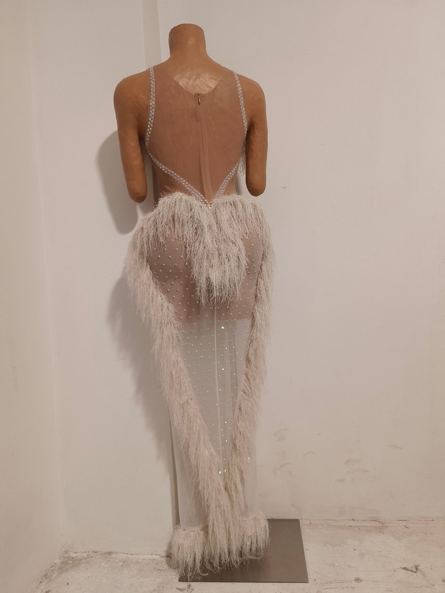 CELESINYI Xuelu Crystal Ivory Feather Gown