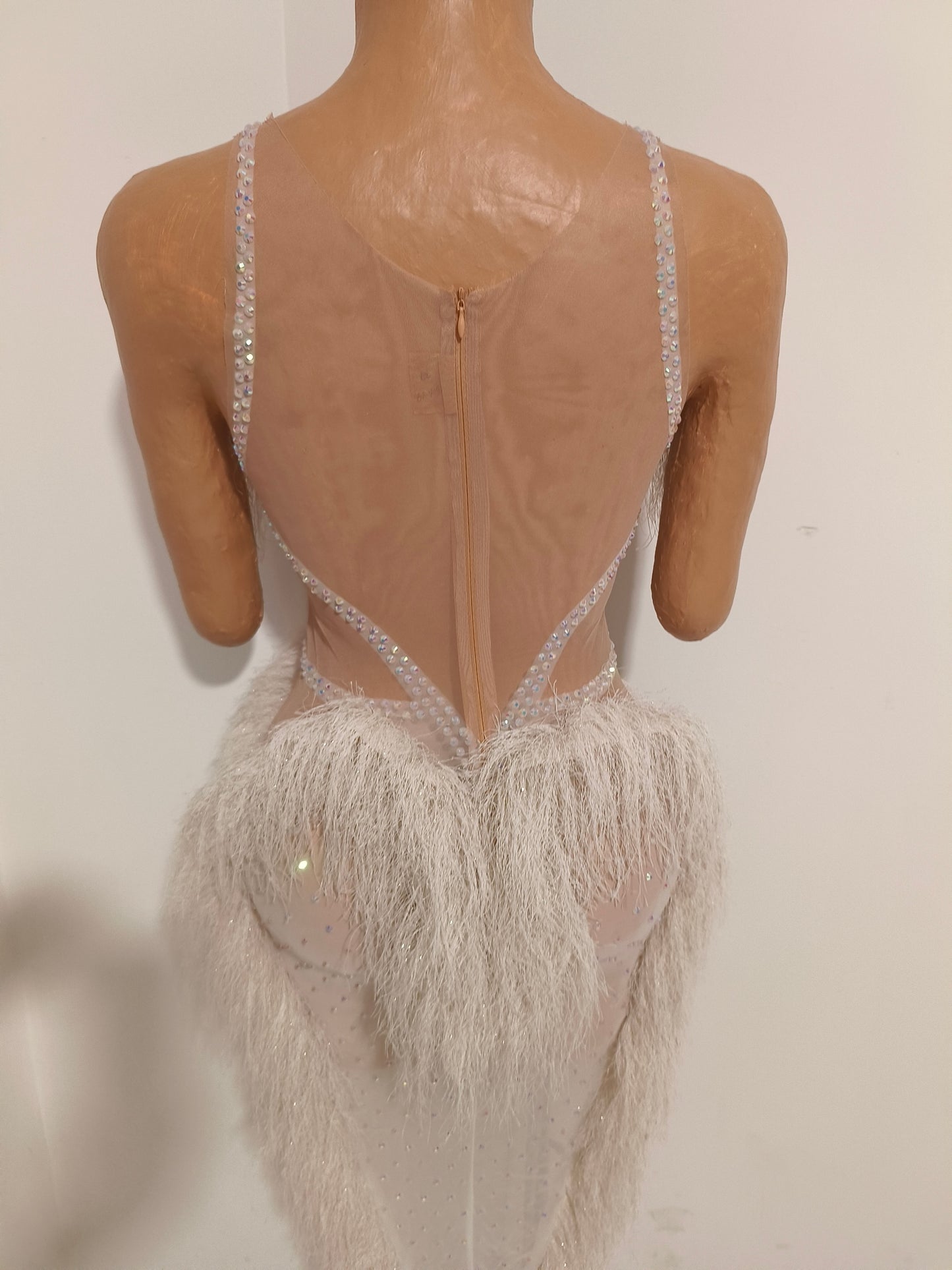 CELESINYI Xuelu Crystal Ivory Feather Gown