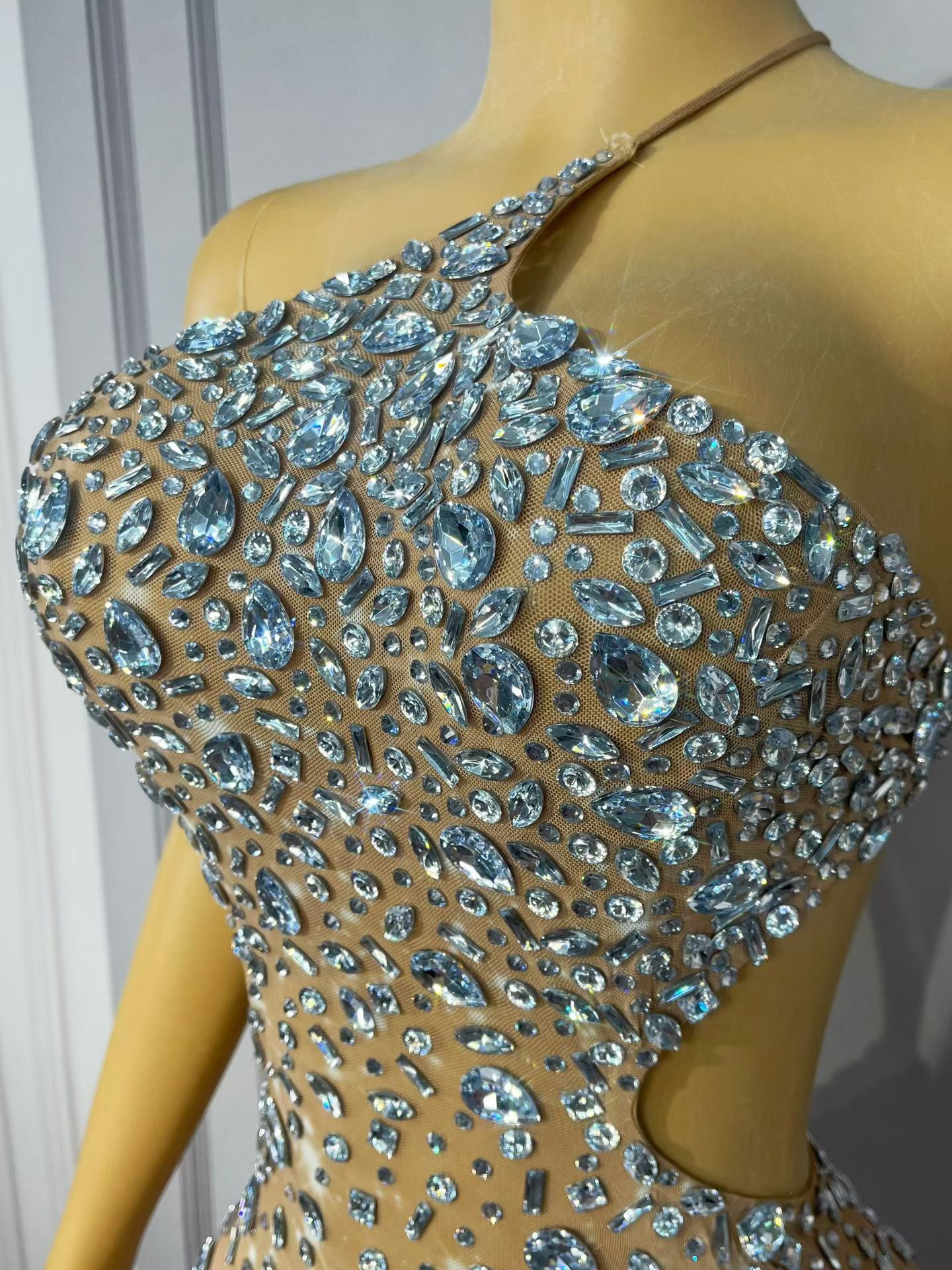 CELESINYI Xiaoxingshan Crystal One-Shoulder Mini Dress