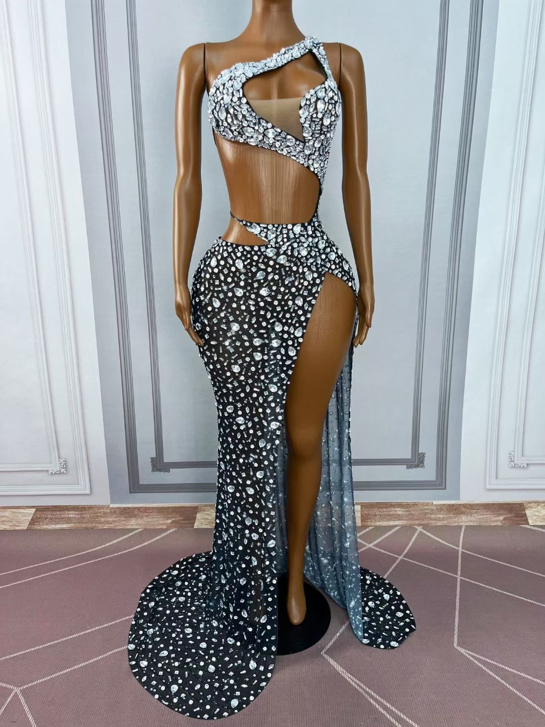 CELESINYI Xiaomanyao Crystal One-Shoulder Cutout Gown