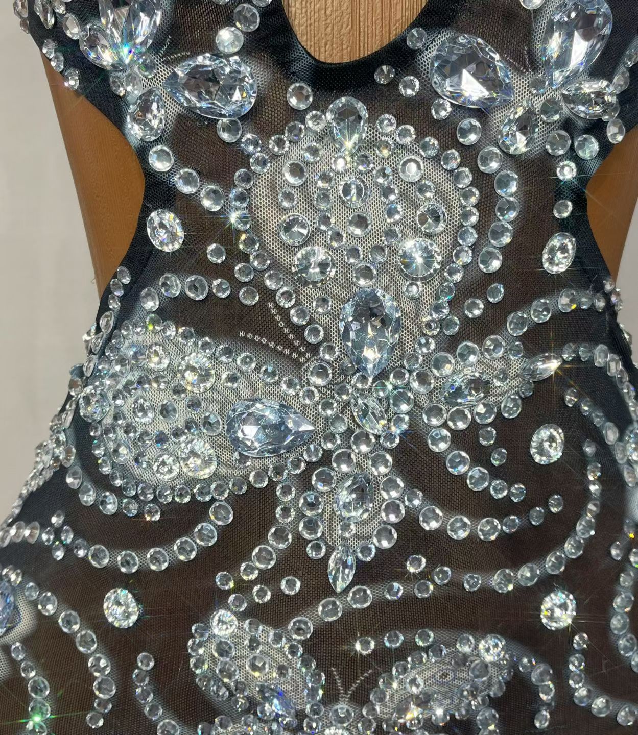 CELESINYI Xuanwodie Crystal Butterfly Cutout Mini Dress