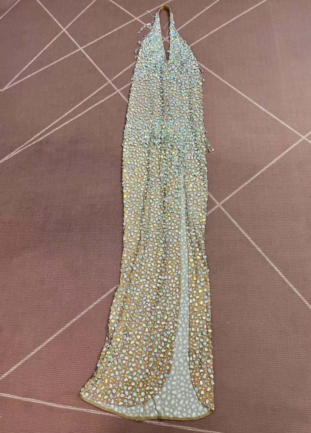 CELESINYI Wulongweibo Crystal Fringe Halter Gown