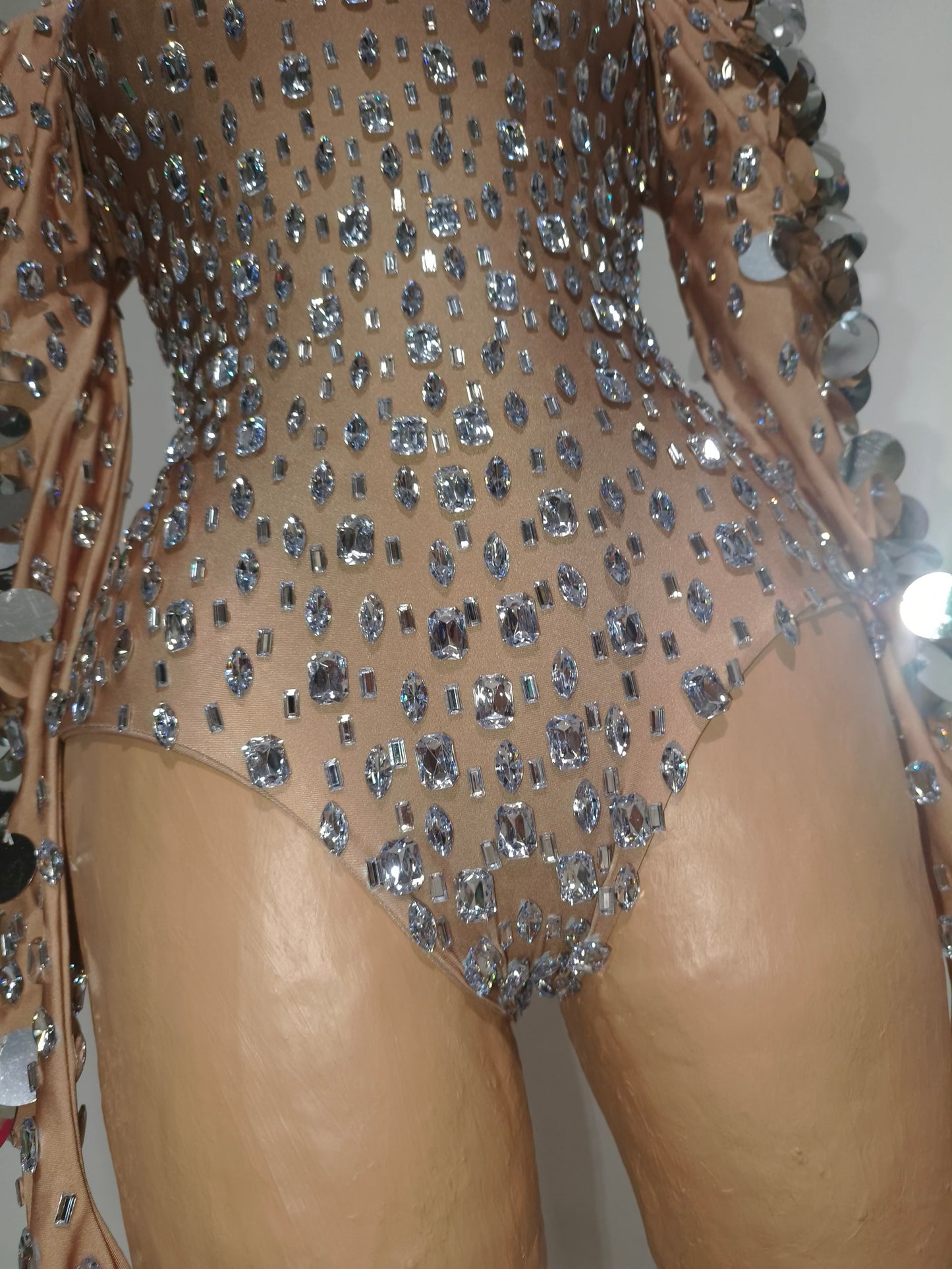 CELESINYI Linyu Rhinestone Streamer Bodysuit