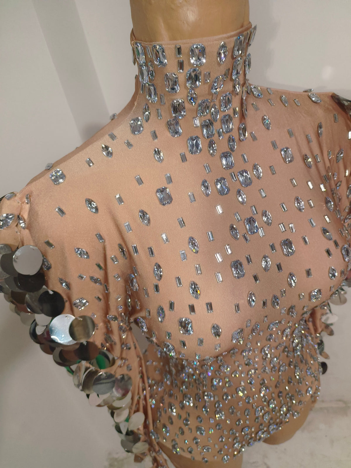 CELESINYI Linyu Rhinestone Streamer Bodysuit