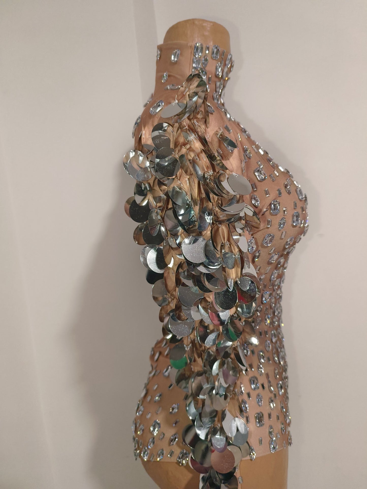CELESINYI Linyu Rhinestone Streamer Bodysuit
