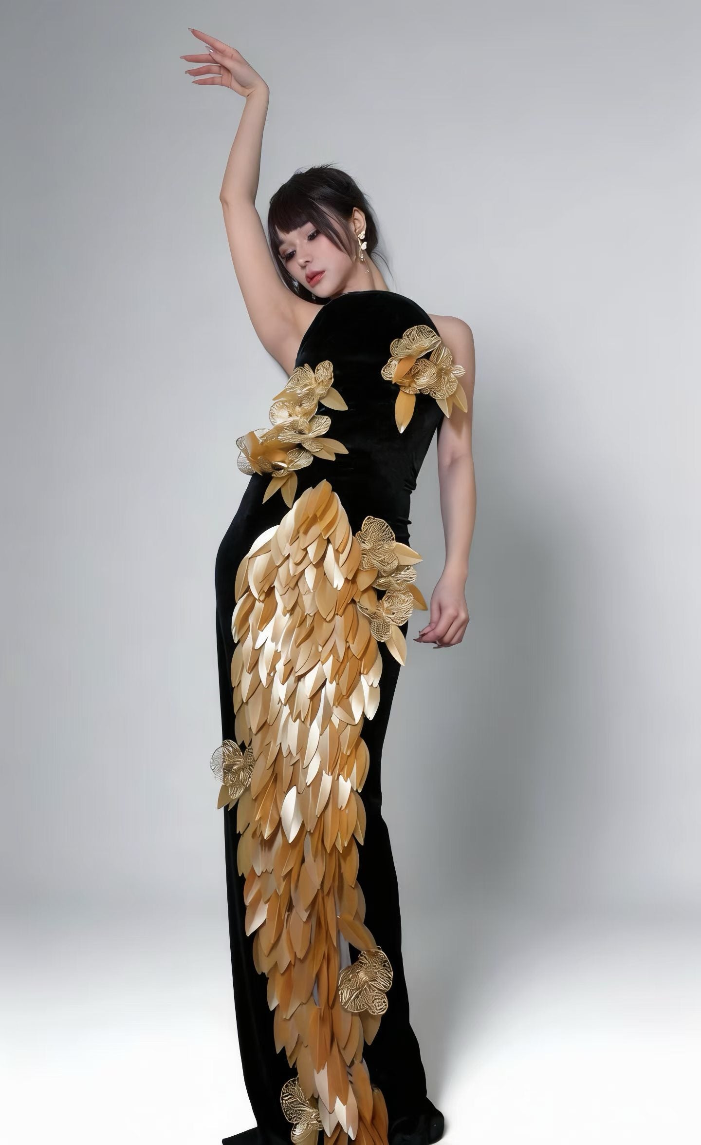 CELESINYI Zhongqiu Crystal Black Velvet Gold Gown