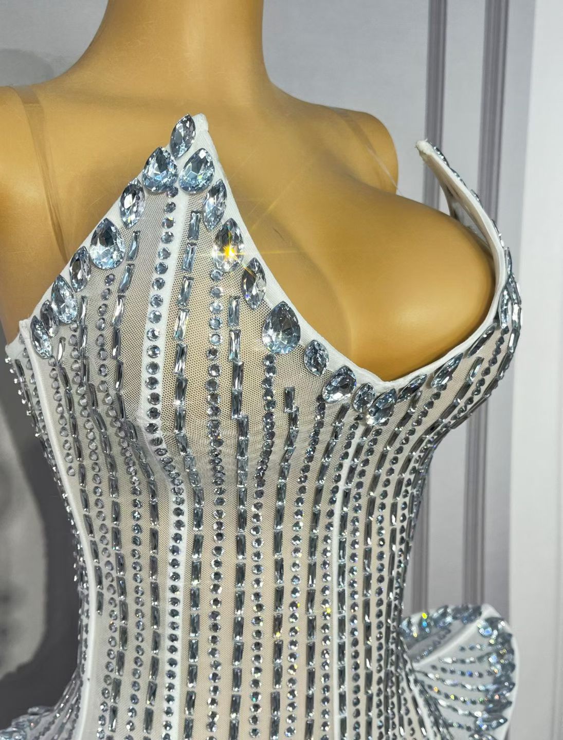 CELESINYI Jingxianhua Crystal Peplum Bodysuit