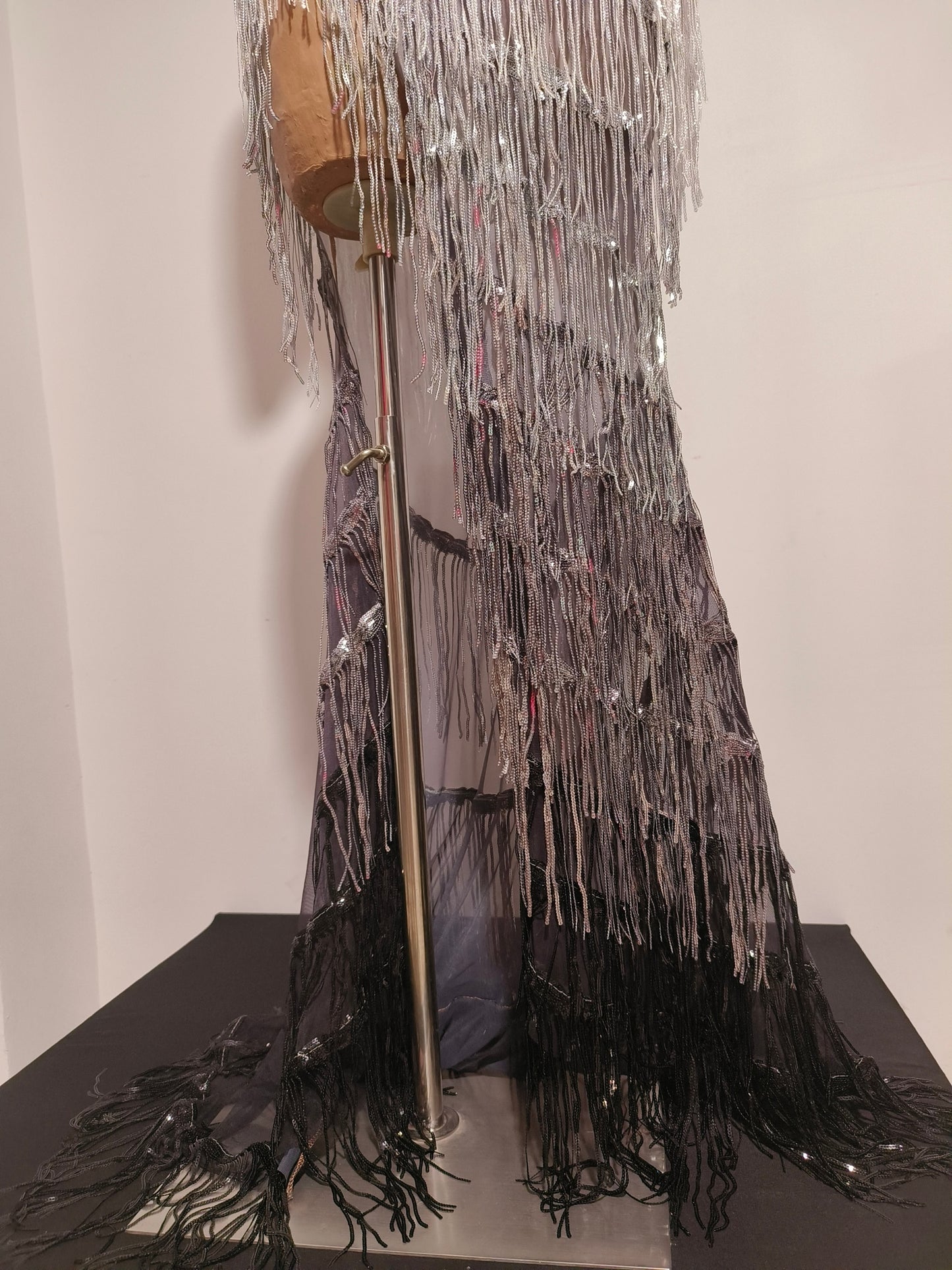 CELESINYI Shenchen Crystal Gradient Fringe Gown
