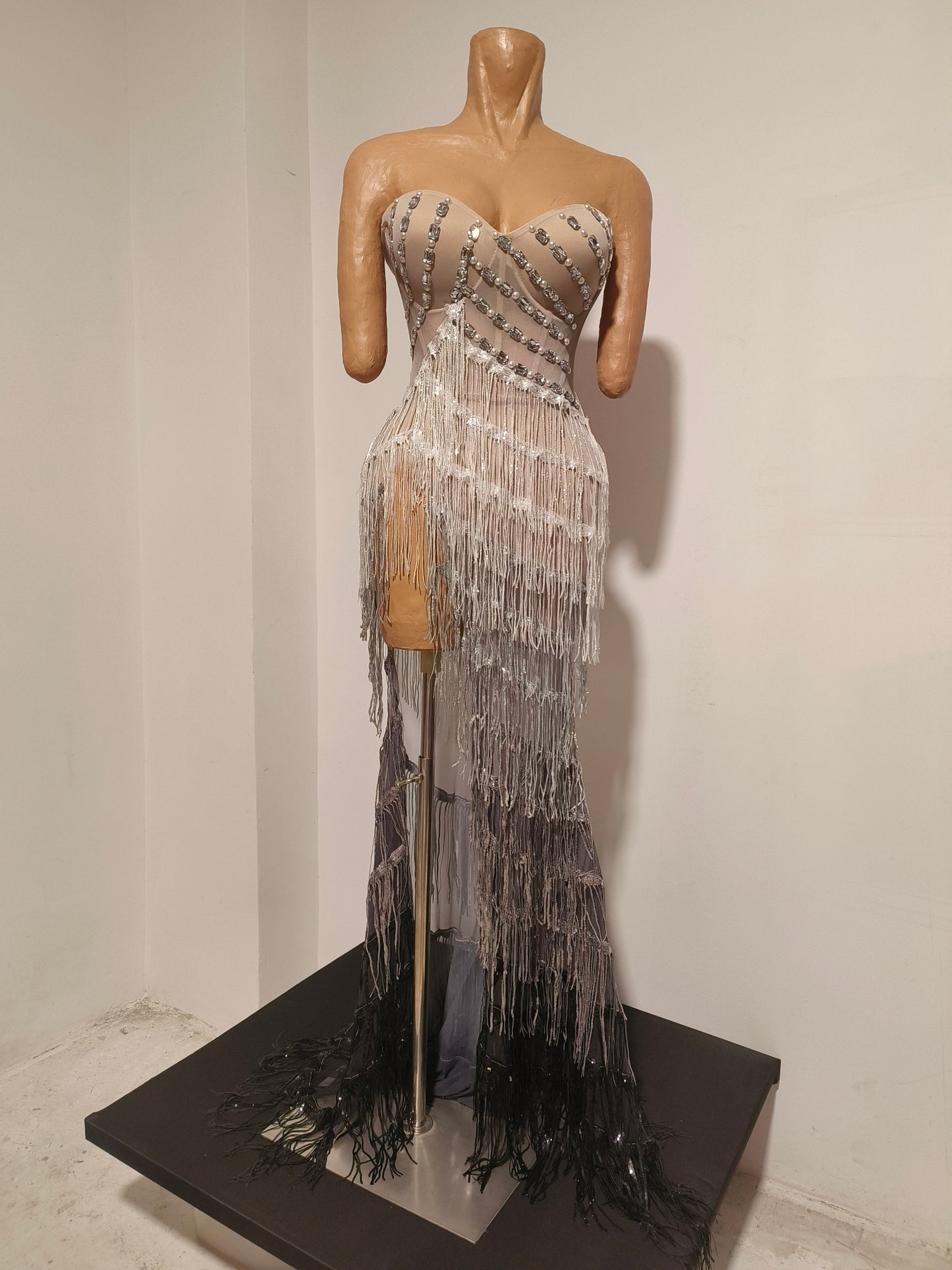 CELESINYI Shenchen Crystal Gradient Fringe Gown