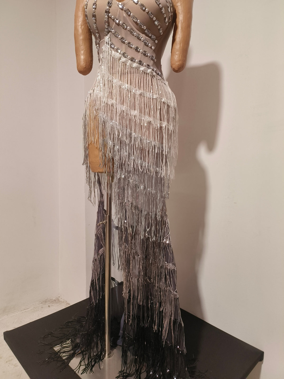 CELESINYI Shenchen Crystal Gradient Fringe Gown