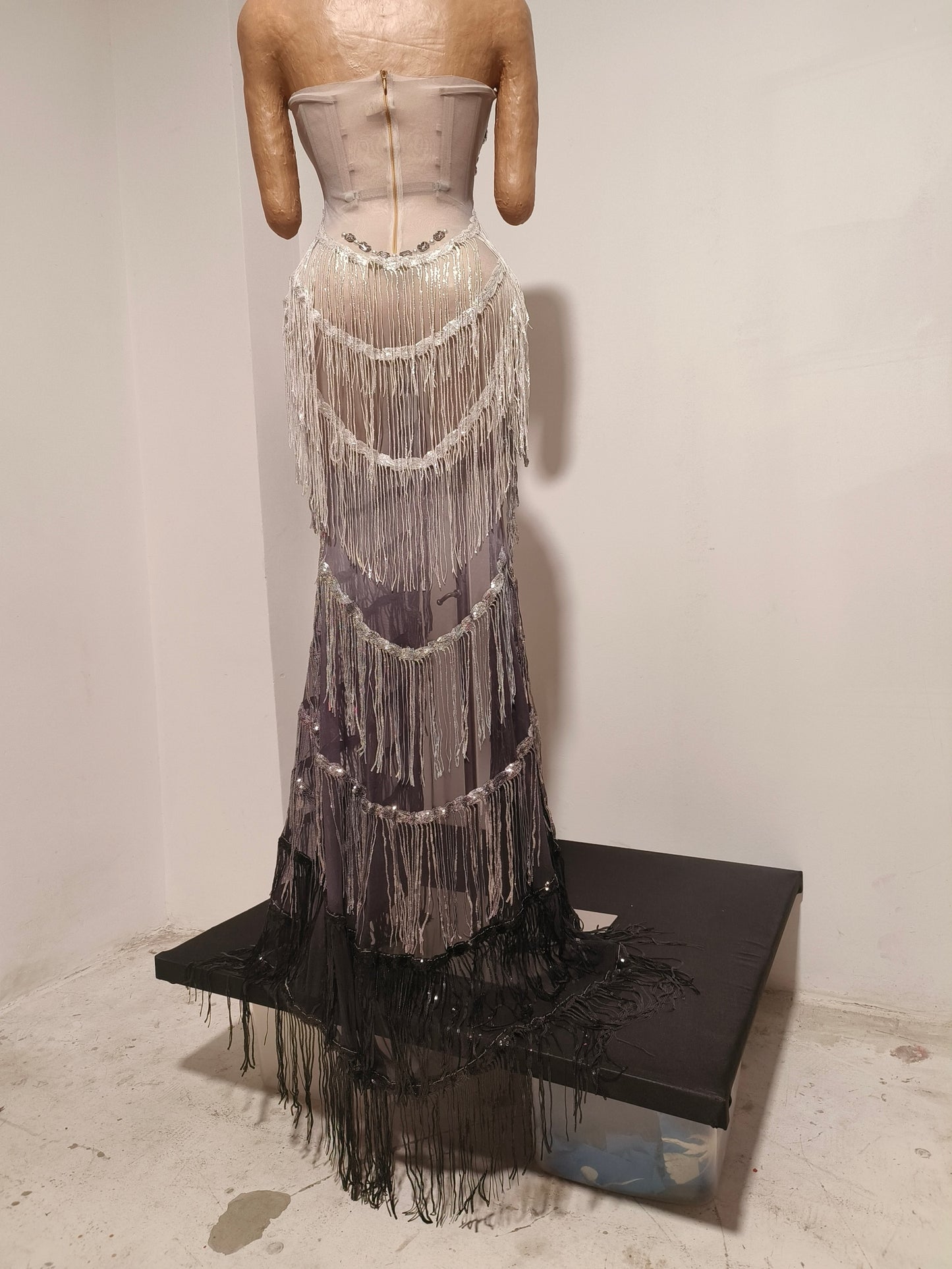 CELESINYI Shenchen Crystal Gradient Fringe Gown