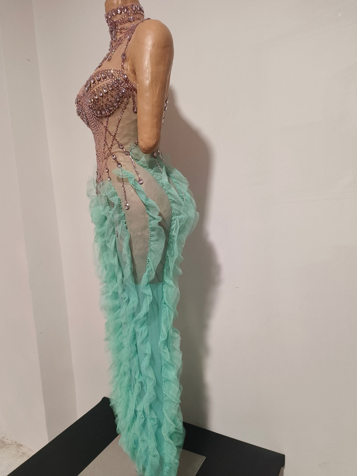 CELESINYI Qingliang Crystal Mint Ruffle Gown