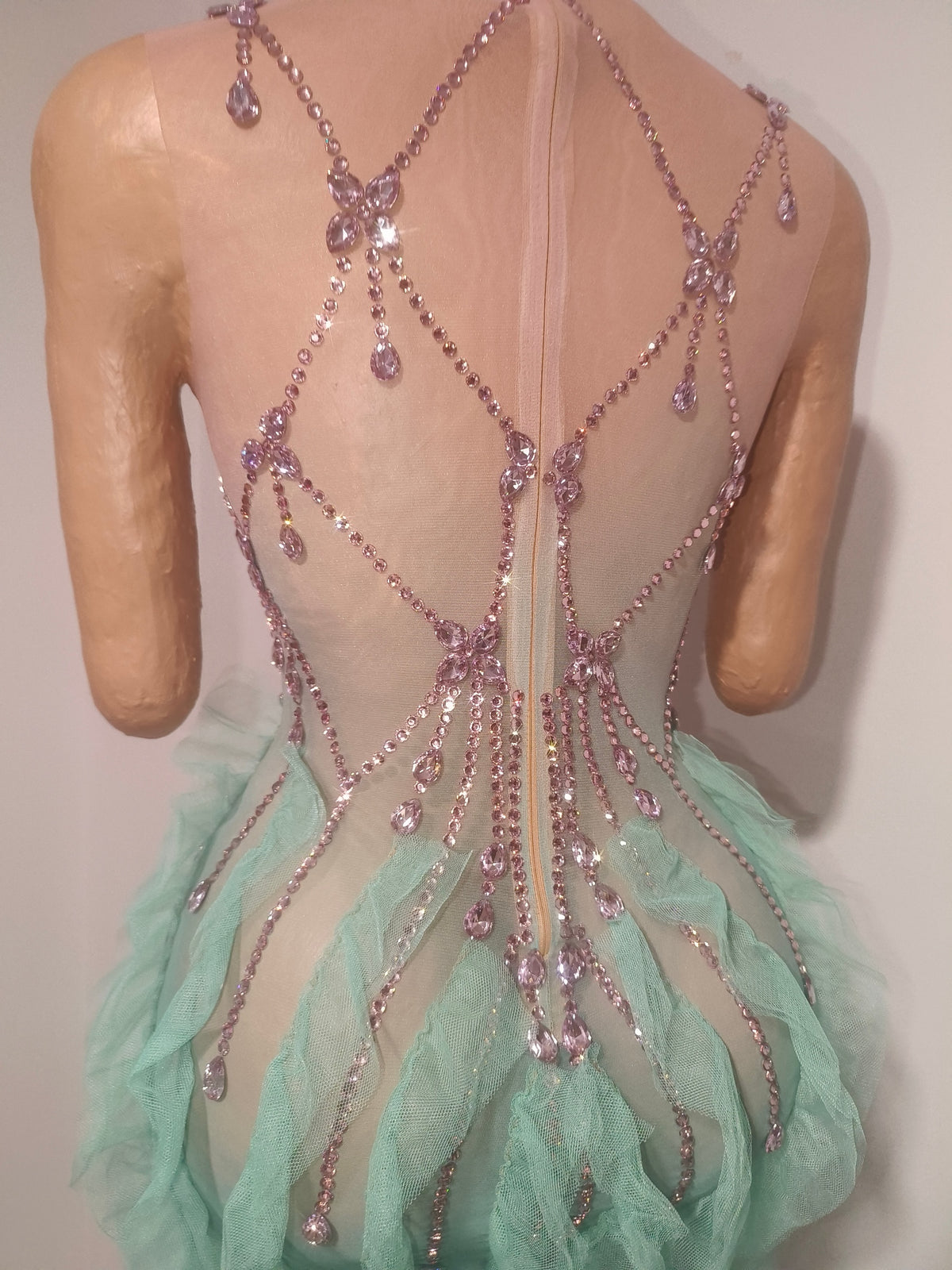 CELESINYI Qingliang Crystal Mint Ruffle Gown