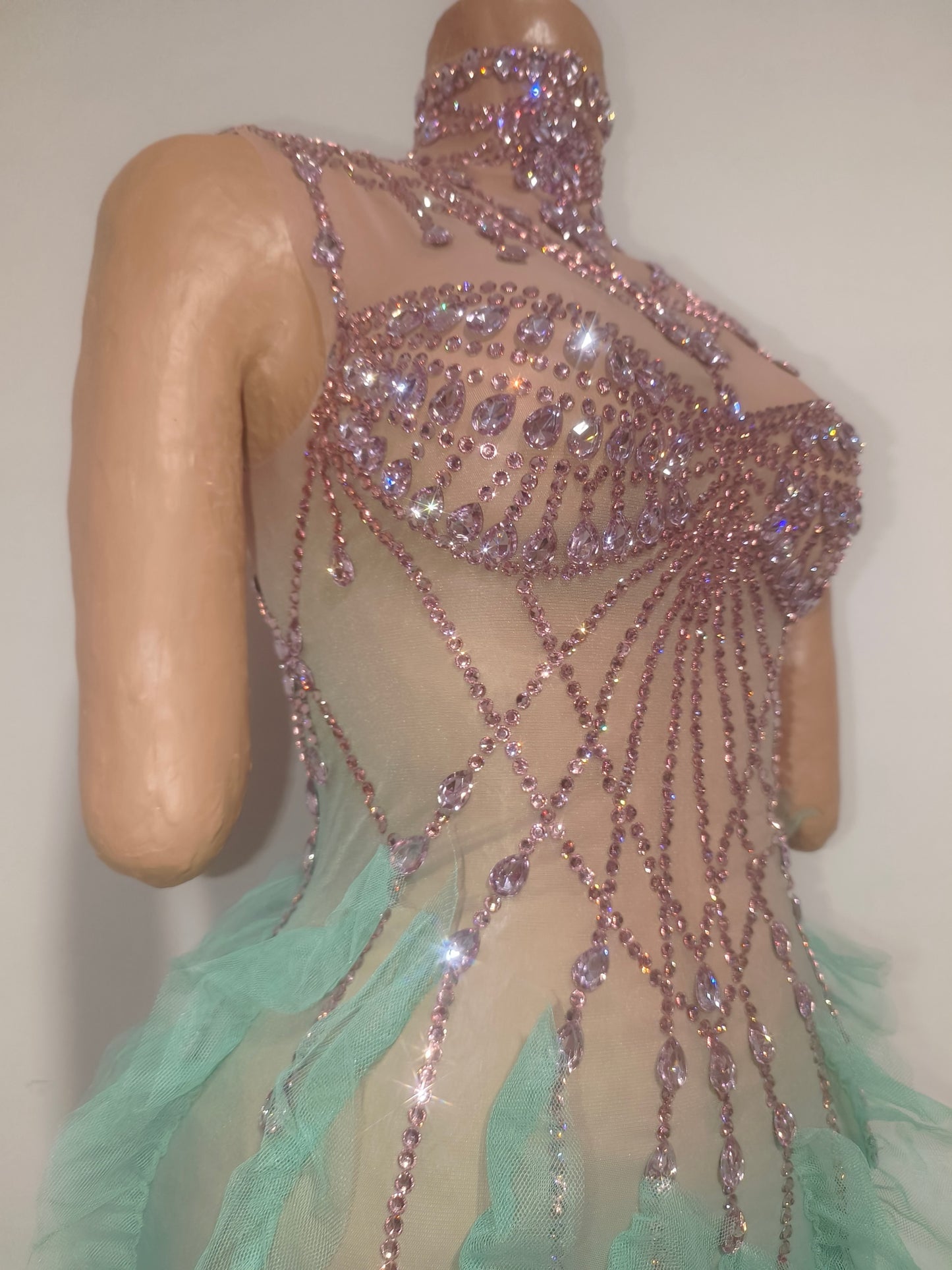 CELESINYI Qingliang Crystal Mint Ruffle Gown